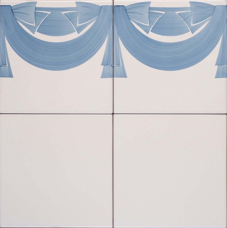 Bianco antico con bordura coccarda 300